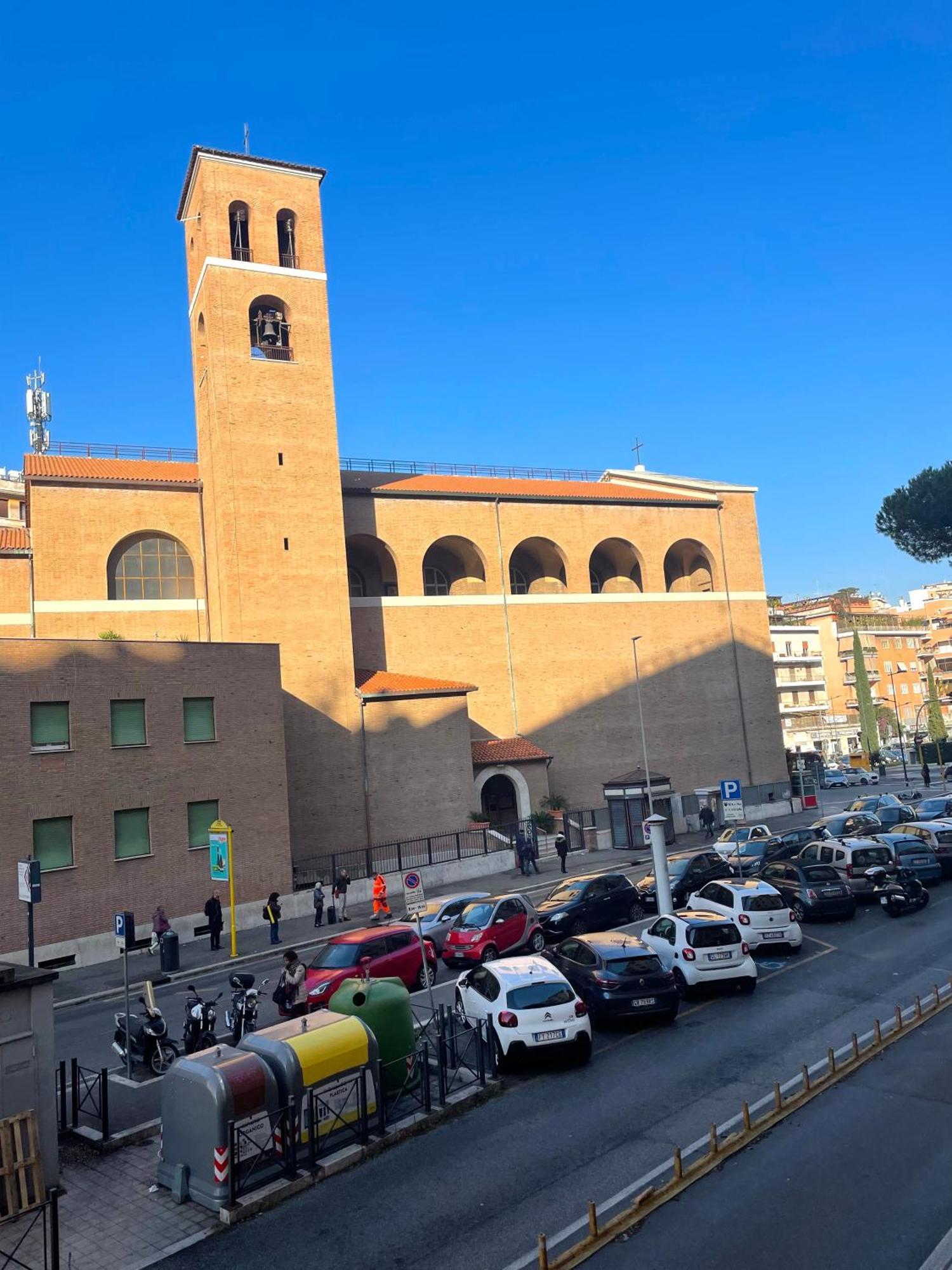 Lucens Domus Appartamento Roma Quartiere Trieste - Vicino Metro B1 - Buitenkant foto