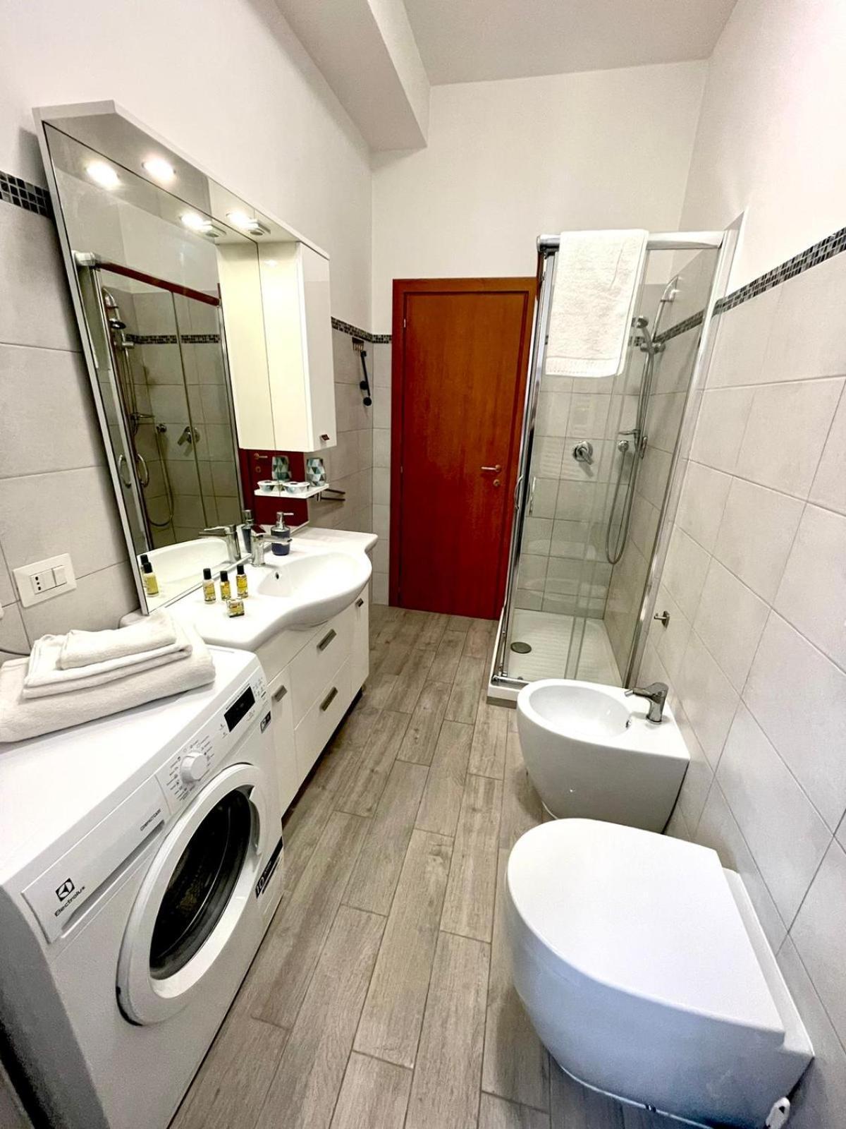 Lucens Domus Appartamento Roma Quartiere Trieste - Vicino Metro B1 - Buitenkant foto