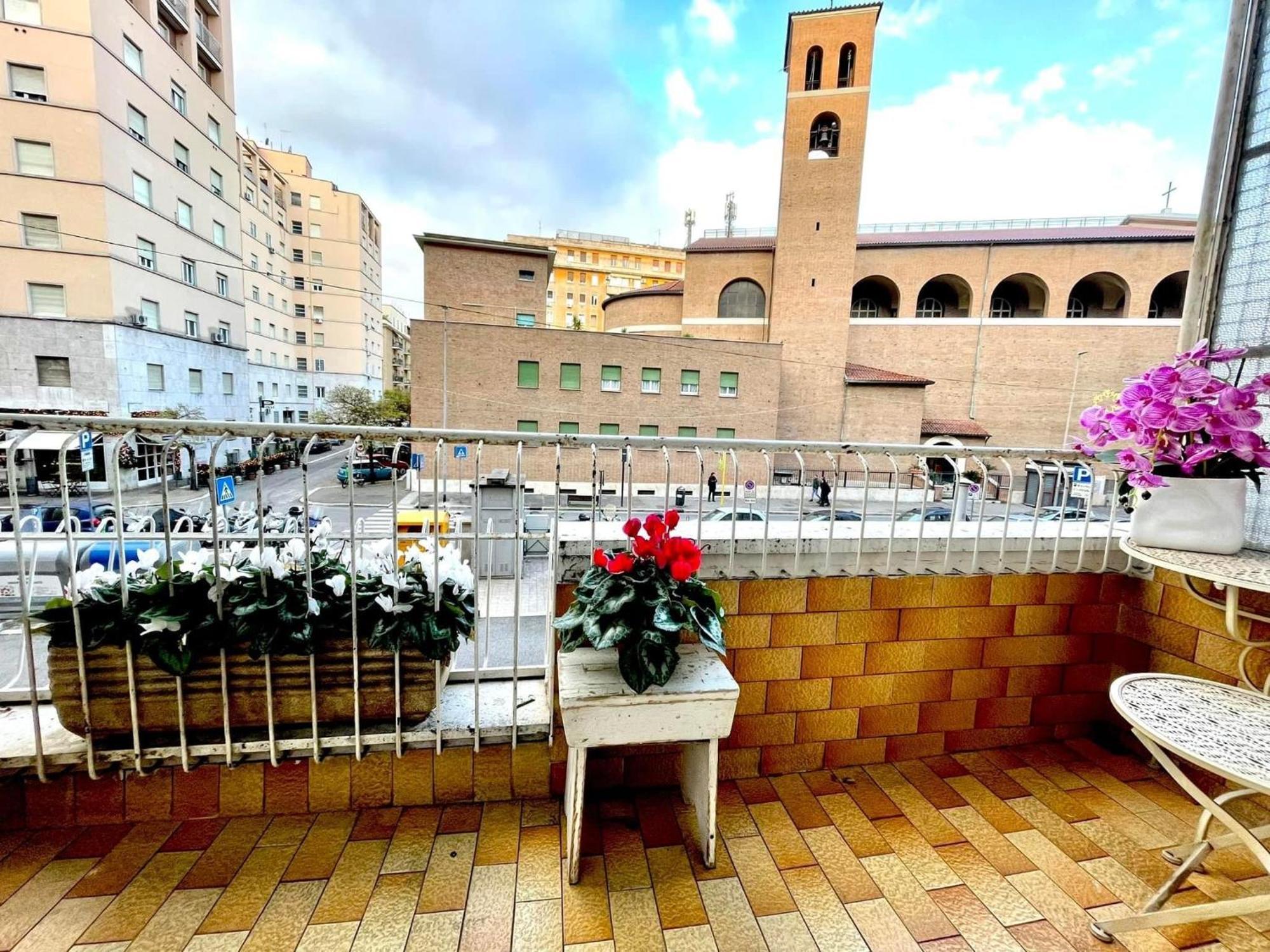 Lucens Domus Appartamento Roma Quartiere Trieste - Vicino Metro B1 - Buitenkant foto